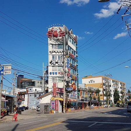 Lighthouse Beach Motel 束草市 外观 照片